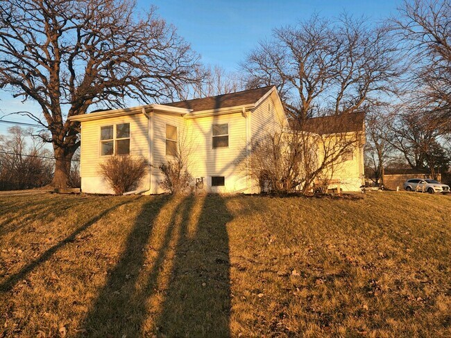 Building Photo - 752 W 800 S