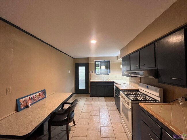 Building Photo - 2815 Anita Circle