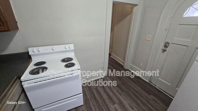 Foto del edificio - 1422 Central Ave