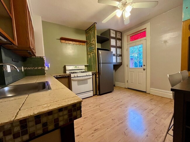 Foto del edificio - 917 W Turner St