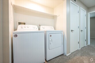 2BR, 2.5BA - 1,282SF - Laundry - Mesa Del Oso