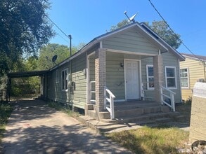 Building Photo - 611 Elesa St