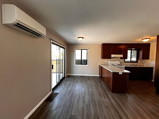 Building Photo - C506-24