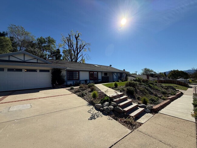 Foto del edificio - Remodeled - 3 bed, 2 bath single story home in Thousand Oaks