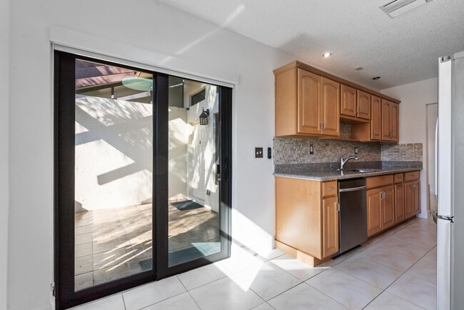 Foto del edificio - 5110 Nesting Way