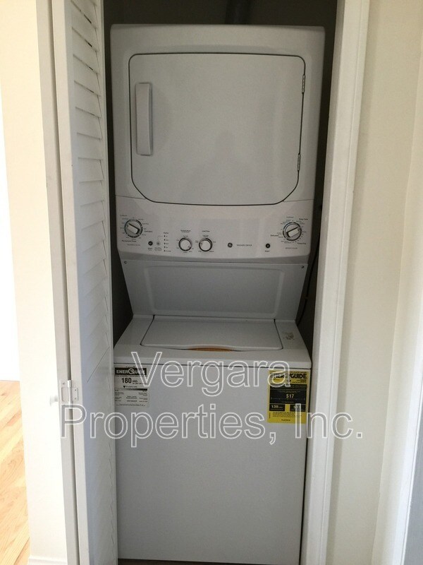 Building Photo - 1806 Esplanade