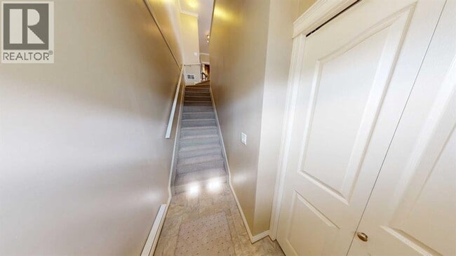 Building Photo - 8640-8103 103 Ave