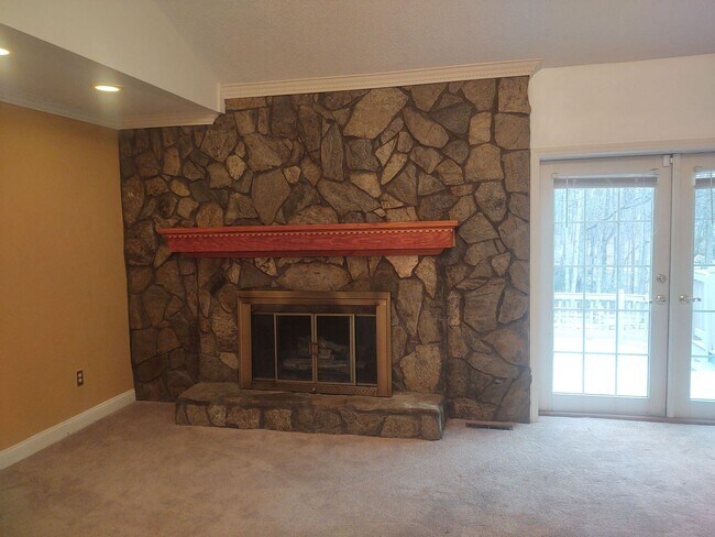 Foto del edificio - Beautiful 3 bedroom 3 bathroom house avail...