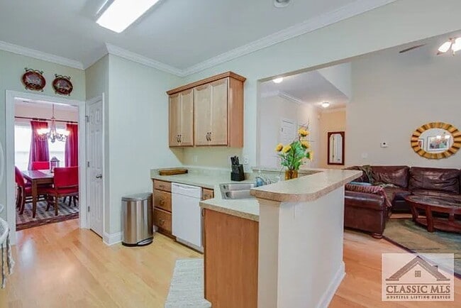 Foto del edificio - 1190 Brookshire Dr