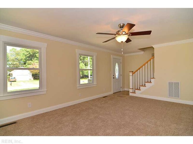 Building Photo - 5213 Willow Lake Rd