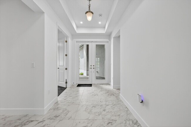 Building Photo - 12347 SW Compass Pt Dr