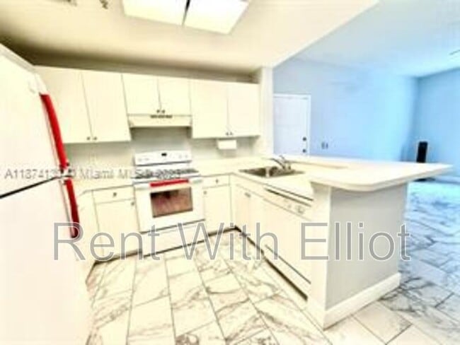 Photo - 2015 SE 10th Ave Apartment