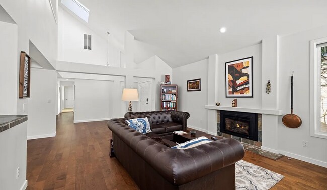 Foto del edificio - 9032 Gleneagle Dr