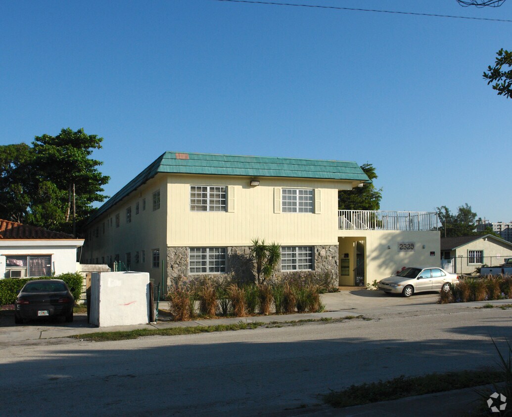 Building Photo - 2329 Monroe St