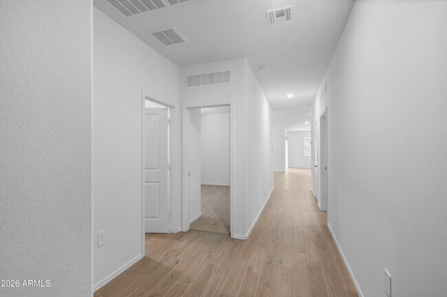 Foto del edificio - 18351 W Hackamore Dr