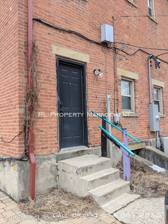 Building Photo - Studio apartment near downtown Columbus!