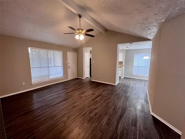 Building Photo - 438 Reseda Dr
