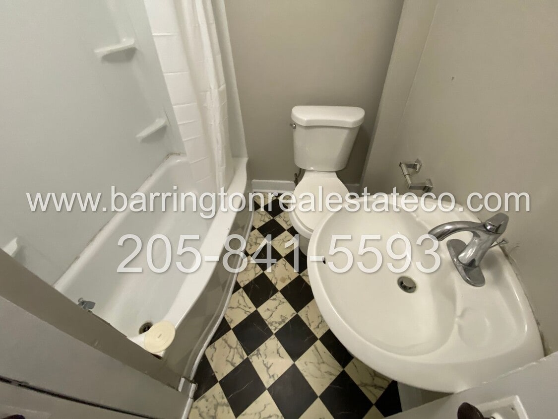 Building Photo - 5703 Avenue O-