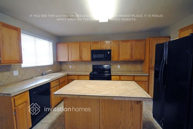 Foto del edificio - 5614 W Catalina Dr