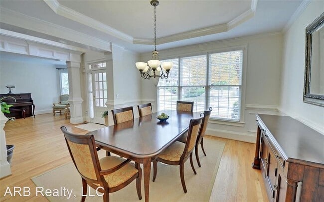 Building Photo - 5 br, 4 bath House - 815 Cooper Farm Way