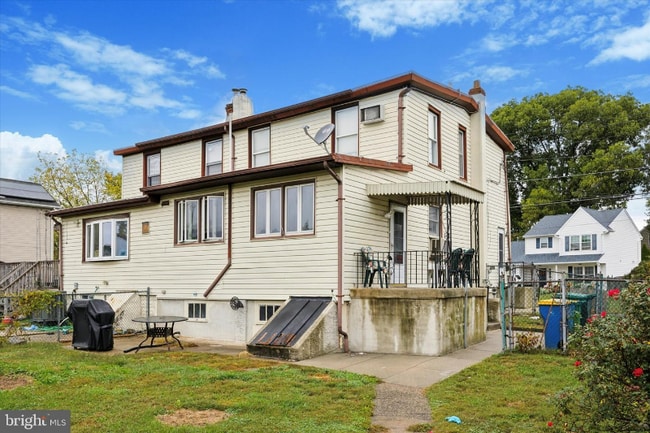 Building Photo - 1000 Main Ave