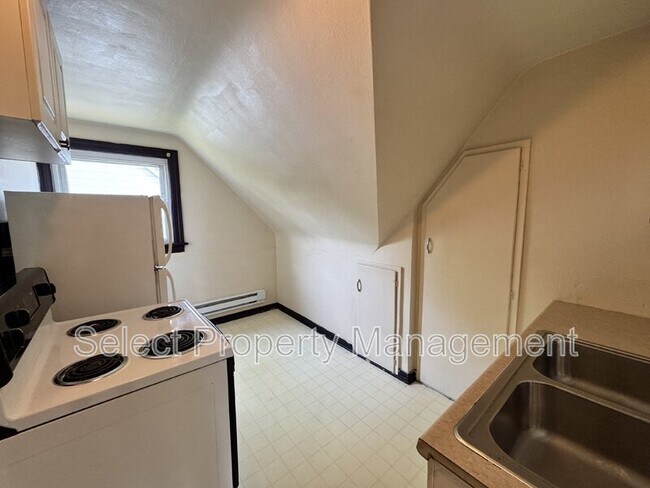 Building Photo - 1225 Lake Avenue