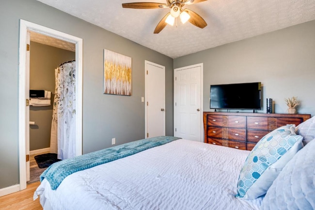 Building Photo - 1735 Nutmeg St