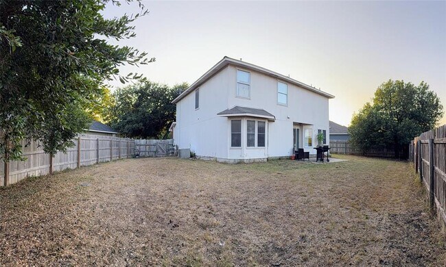 Building Photo - 541 Zebra Dr