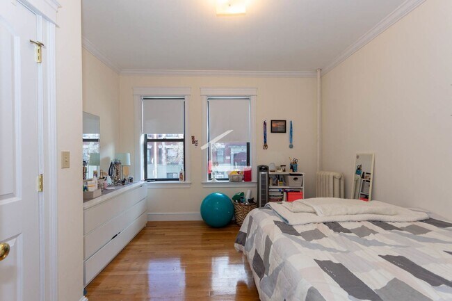 Foto del edificio - 27 Glenville Ave