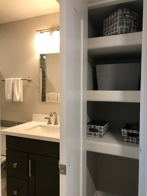 Foto principal - 7430 E Chaparral Rd