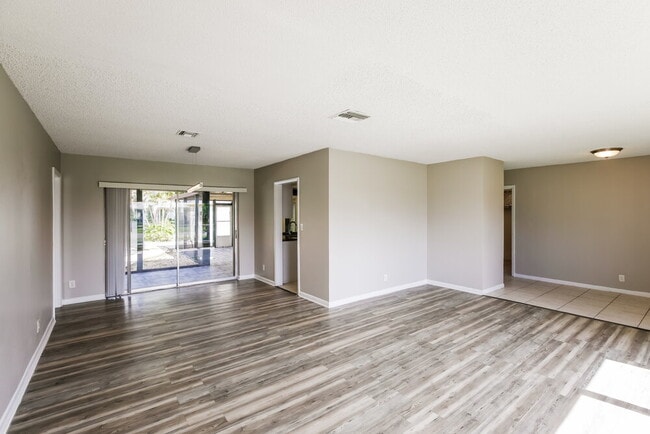 Foto del edificio - 7401 NW 84th St
