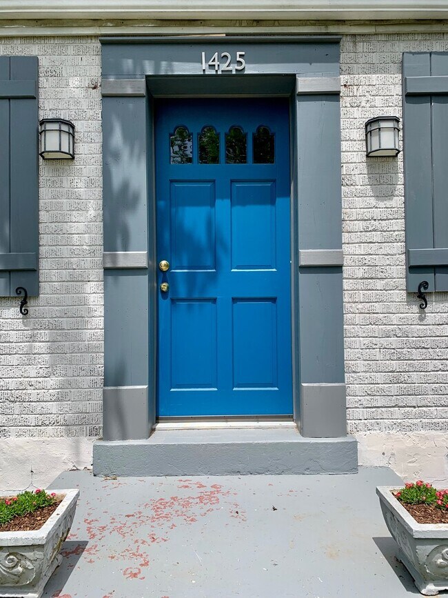 Foto del edificio - Adorable East Nashville Cottage