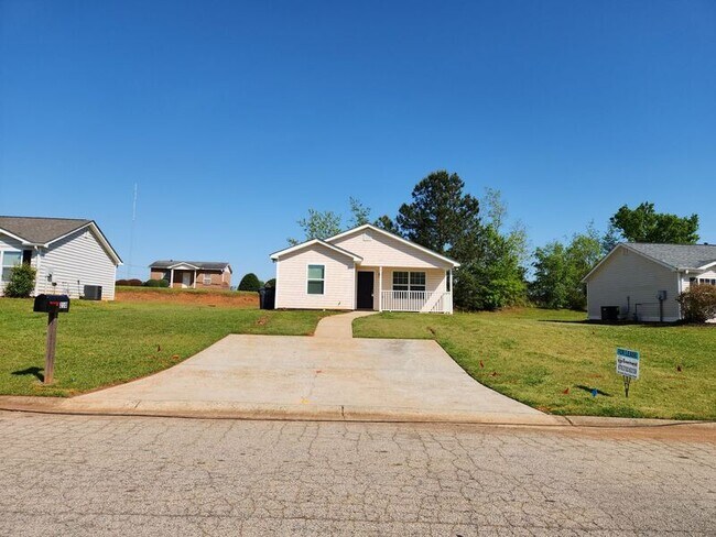 Building Photo - 210 Dove Pl