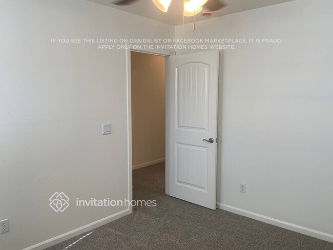 Building Photo - 1391 S Ponderosa Dr