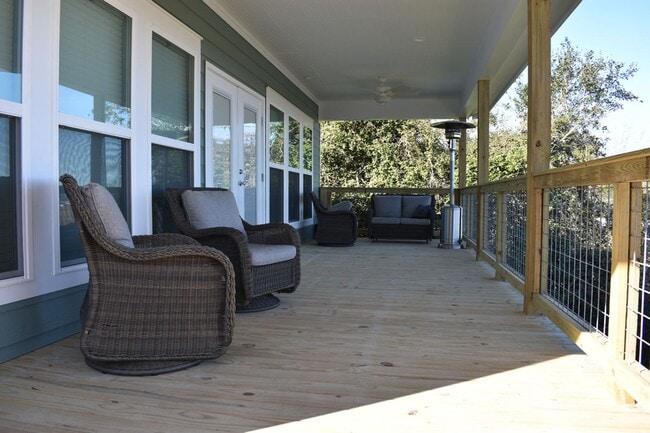 Building Photo - Fully furnished 2 BD/2 BA Ocean Springs home on the Bayou