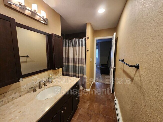 Foto del edificio - 838 E 78th Ave