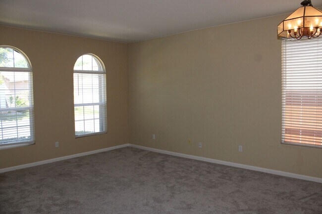 Building Photo - 1842 Ivycrest Way