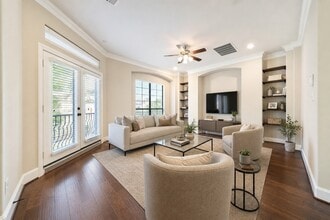 Building Photo - 835 Garden Oaks Trce
