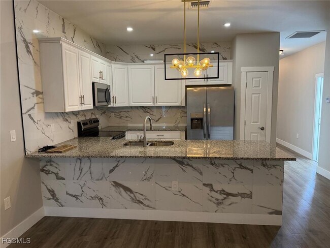 Building Photo - 4644 25th St SW