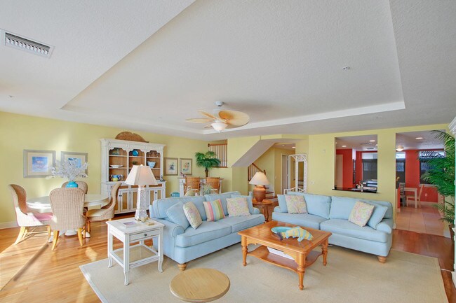 Building Photo - 305 E Ocean Avenue Th-6