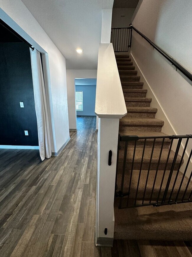 Foto del edificio - 276 Hyacinth Ct