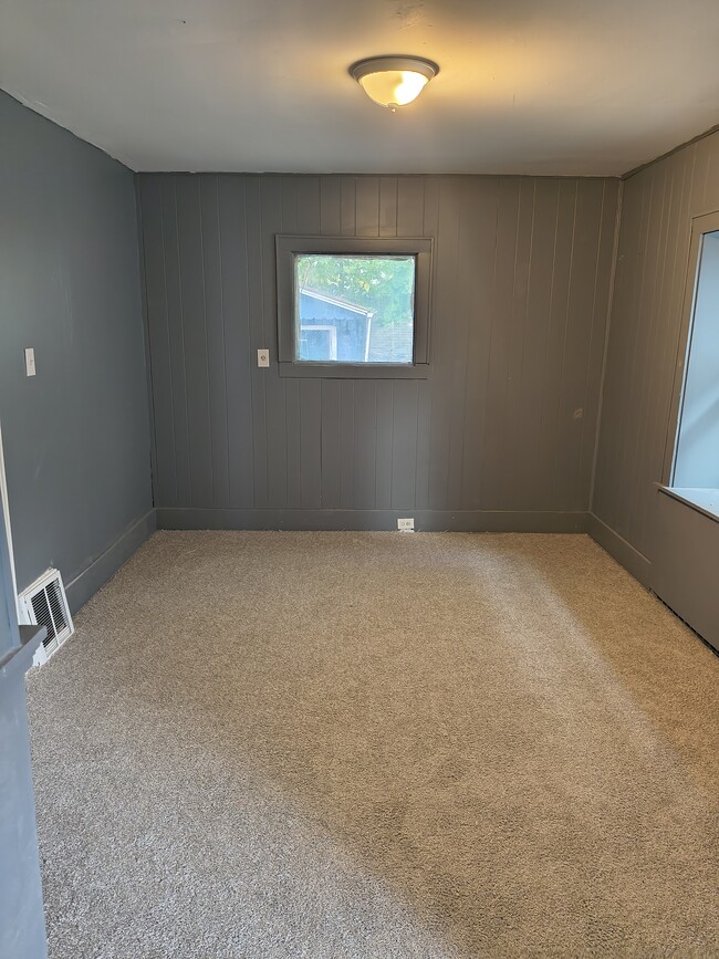 Building Photo - 879 Hammel St