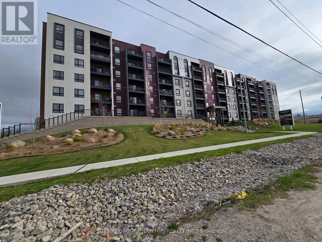 Building Photo - 4-104 Spice Wy