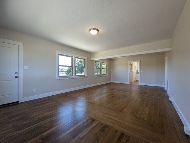 Foto del edificio - 211 Freitas Rd