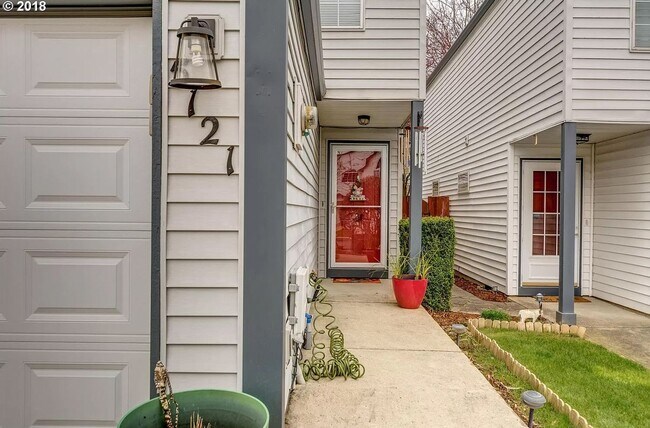 Foto del edificio - Great 3BD Home in Great Van Mall Location ...
