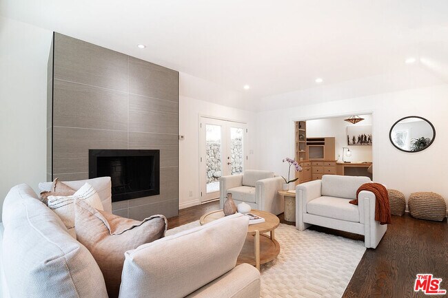 Foto del edificio - 8155 Willow Glen Rd