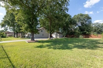 Building Photo - 15602 Oleta Ln