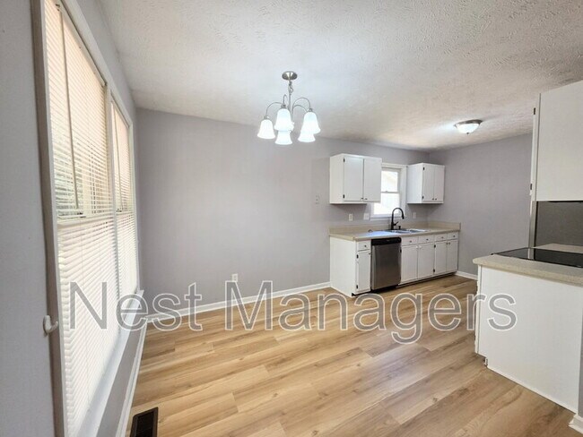 Building Photo - 6548 Applewhite Rd