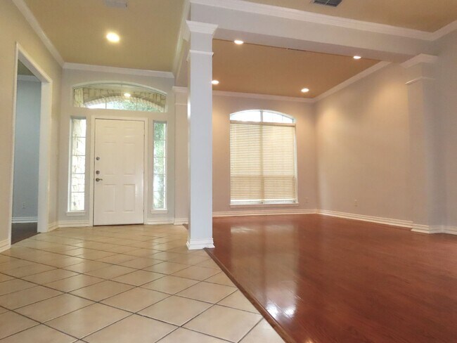Foto del edificio - Coming Soon!! South Tyler, Stunning 4 Bedroom. 3.5 Downstairs Master Suite!!
