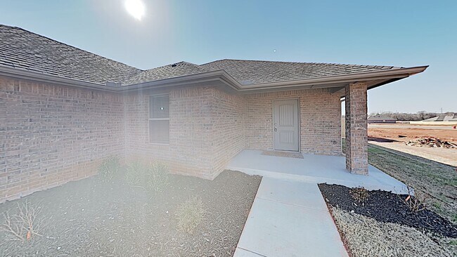 Foto del edificio - Spacious 4 Bedroom 2 Bath Home in Deer Creek Schools!
